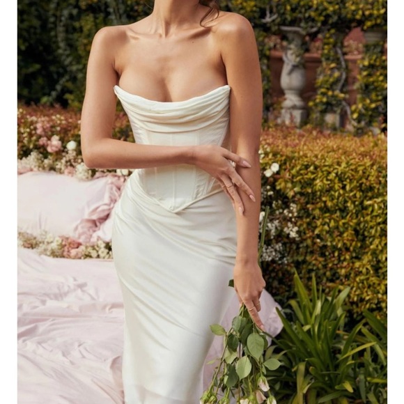 House of CB 'Sienna' Ivory Satin Strapless Corset Midi Dress NWOT - Picture 8 of 15